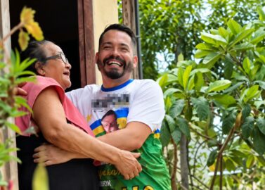Candidato a deputado estadual Maycon Moreira durante visita aos bairros São Francisco e Niterói, no Segundo Distrito de Sena Madureira