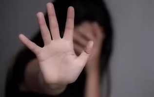 Mulheres sem rendimento concentram registros de violência doméstica no Acre em 2026