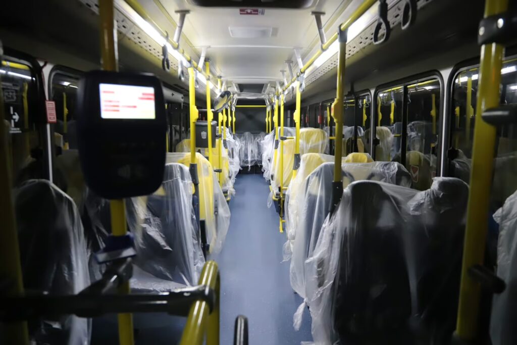 Comboio de ônibus novos da empresa JTP Foto: Ac24horas