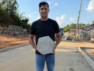 Vereador Real acompanha pavimentação no bairro Florentino em Sena Madureira