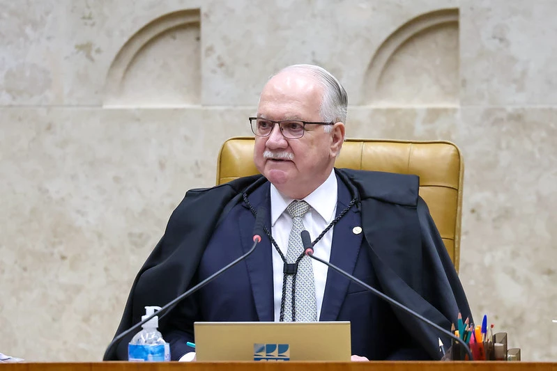 Fachin dá cinco dias para manifestação de Moraes e Mendonça no caso Master