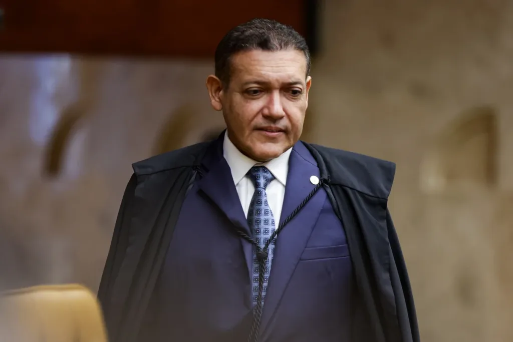 Mensagens de Daniel Vorcaro revelam reserva de mansão para ministro no Carnaval de 2025