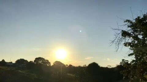 Previsão do tempo no Acre para sábado com calor intenso e chuvas pontuais.