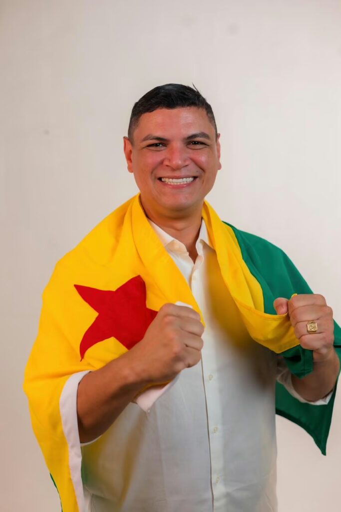 Tio Pablo aparece em 4º lugar em pesquisa para deputado estadual e alcança 1,8%