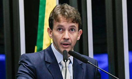 Avião de R$ 39 mil usado por Eduardo Velloso em agenda de campanha no Acre