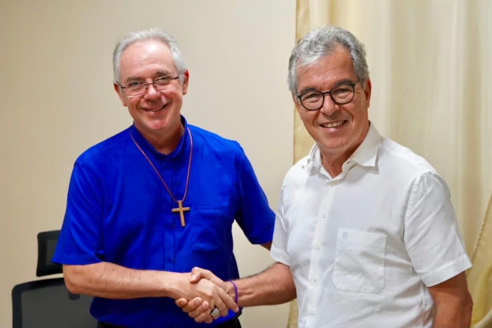 Jorge Viana dá boas-vindas a Dom Antônio Fontinele, novo bispo de Rio Branco
