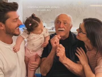 Filha de Camila Queiroz e Klebber Toledo conhece “cupido” do casal, Ary Fontoura