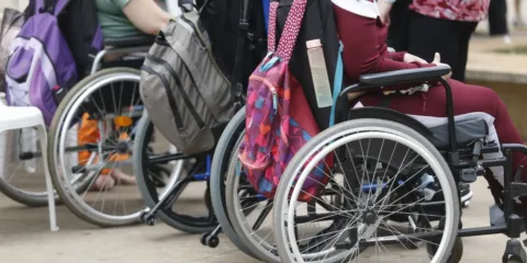 Analfabetismo entre jovens e adultos com deficiência é 12 vezes maior