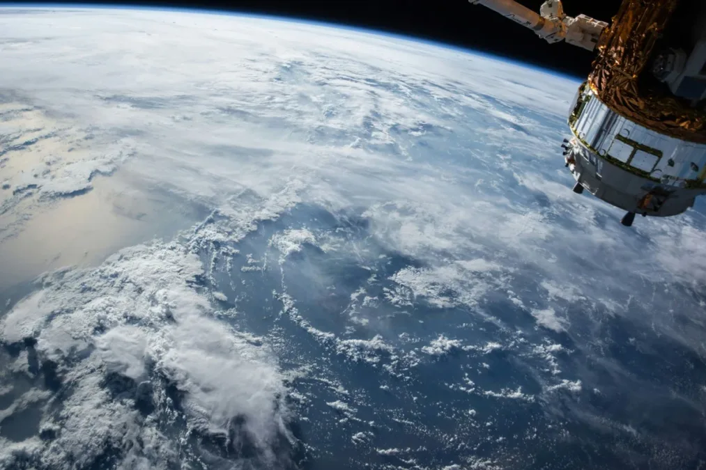 Armas dos EUA em órbita: confirmação eleva tensão na corrida espacial