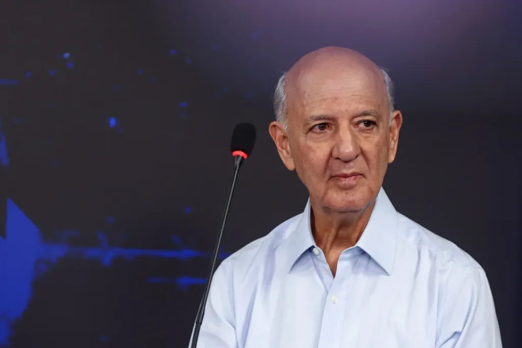 Arruda diz que Iges não é mal em si e defende construção de mais hospitais
