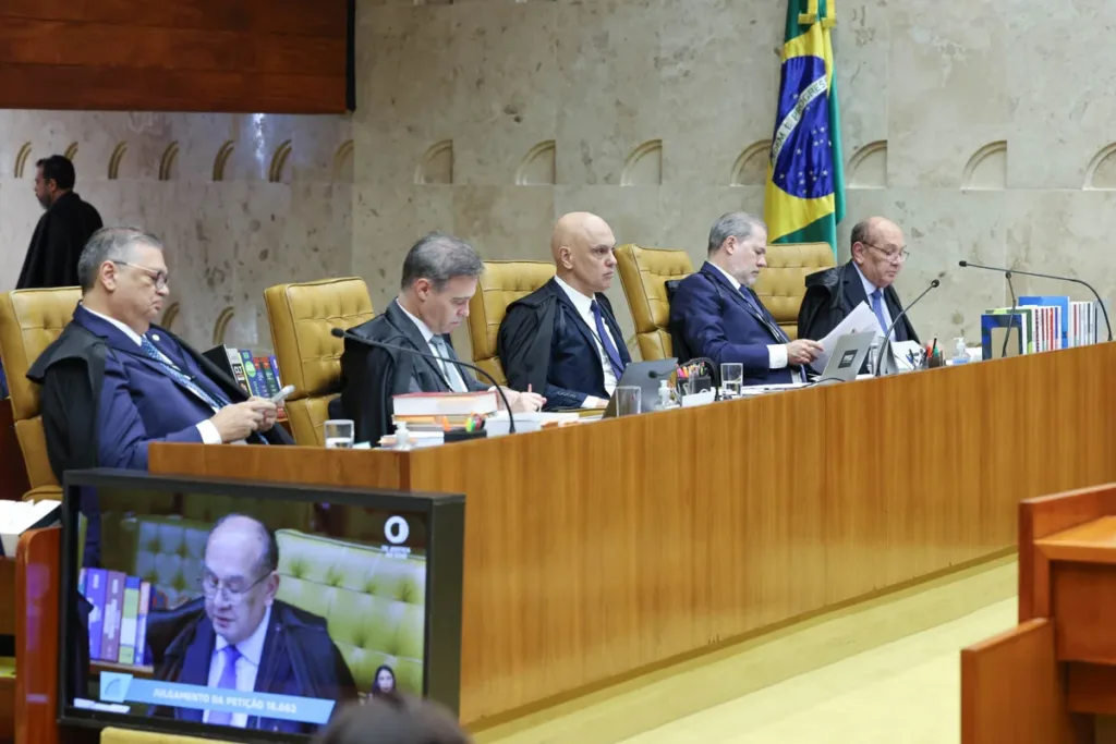 "Assumam que estão ferrados": a troca de zap entre Gilmar e Kassio Nunes