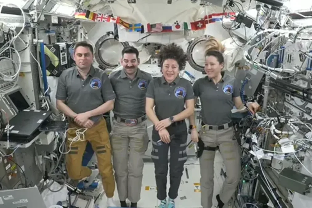 Astronautas da Crew-12 se preparam para retorno à Terra após 7 meses