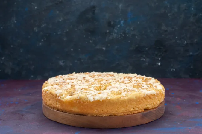 Bolo cuca de coco: receita fácil que não precisa de batedeira