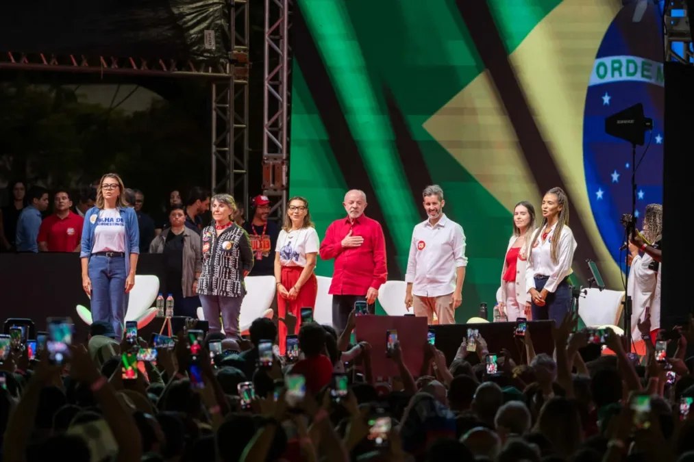 "Bolsonara de Ceilândia", diz Janja ao criticar candidatura de Michelle