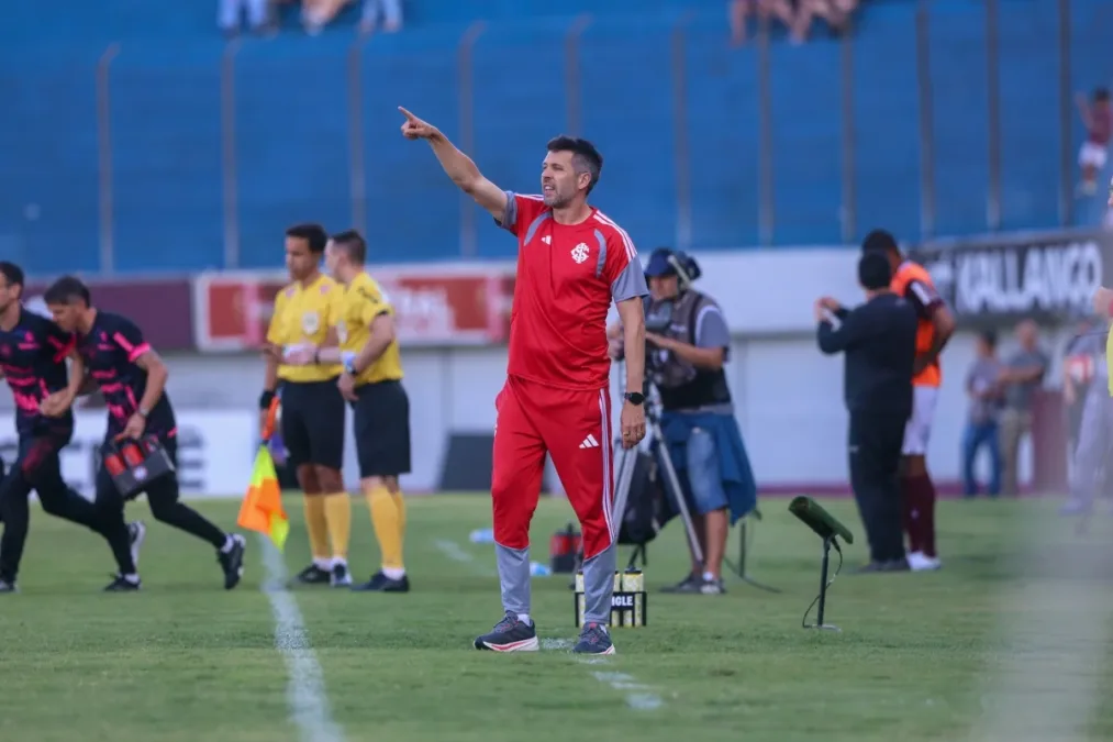 Brasileirão: Pezzolano é o 18º treinador demitido em 2026. Confira a lista