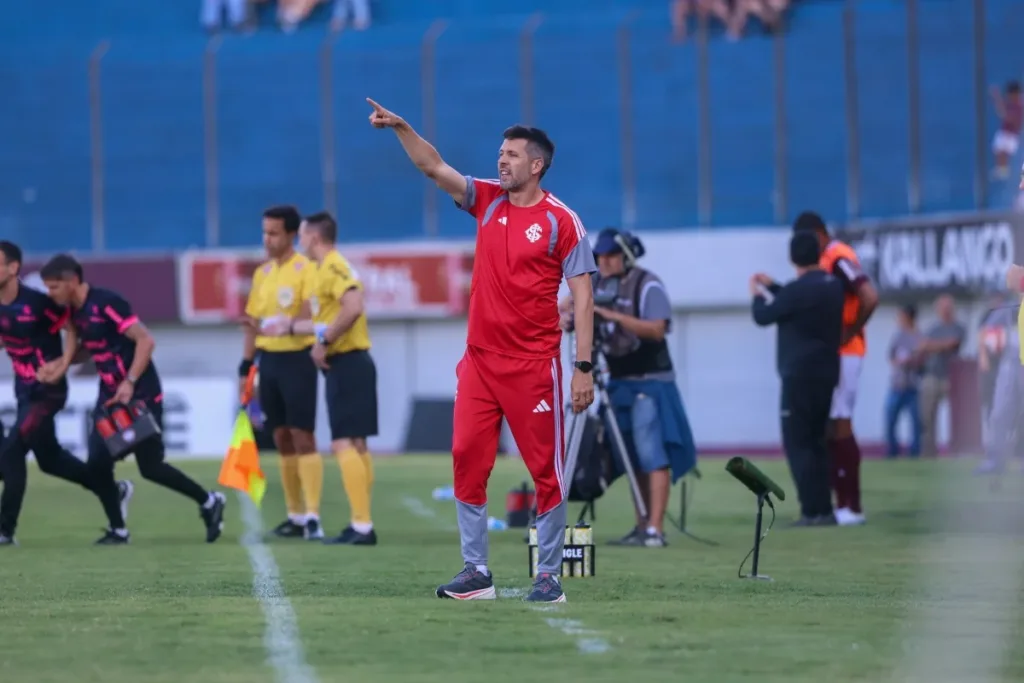 Brasileirão: Pezzolano é o 18º treinador demitido em 2026. Confira a lista