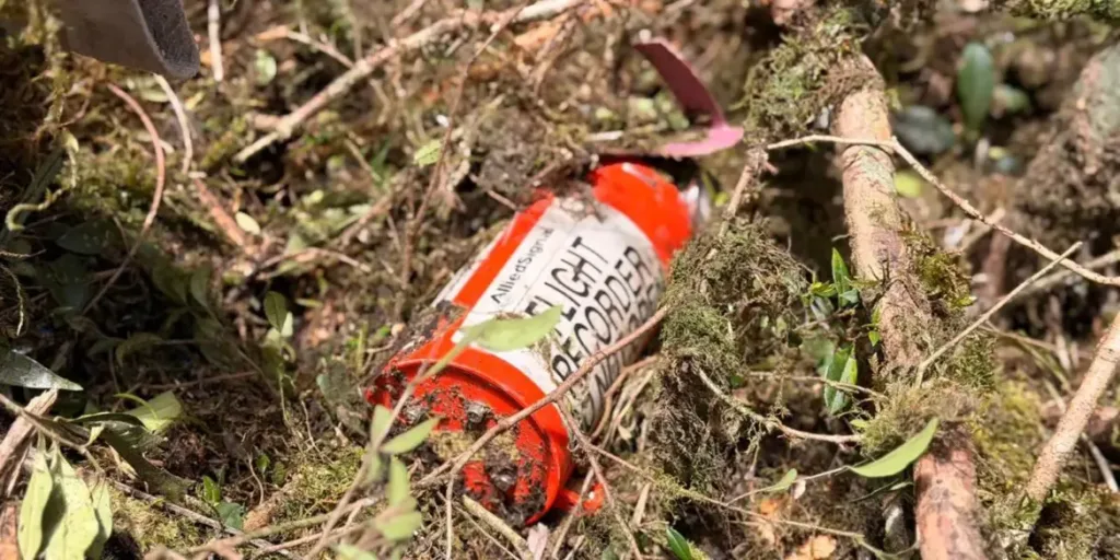 CENIPA recupera caixa-preta do helicóptero que levava o cantor Rick