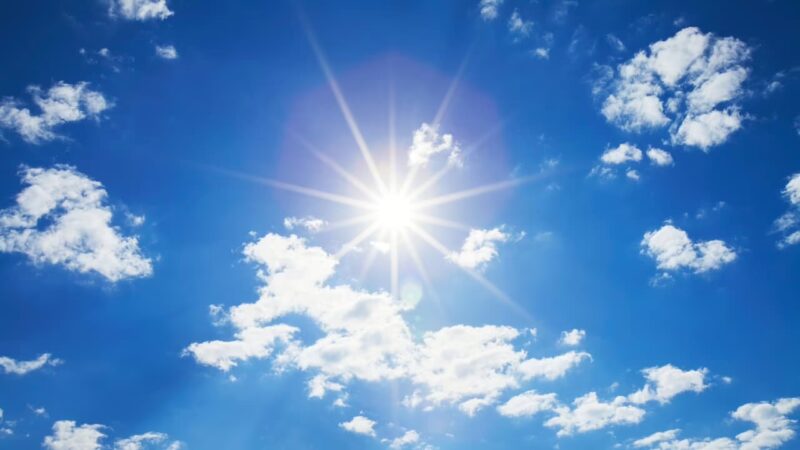 Calor ganha força no Acre nesta quinta-feira com sol entre nuvens e possibilidade de chuva rápida.