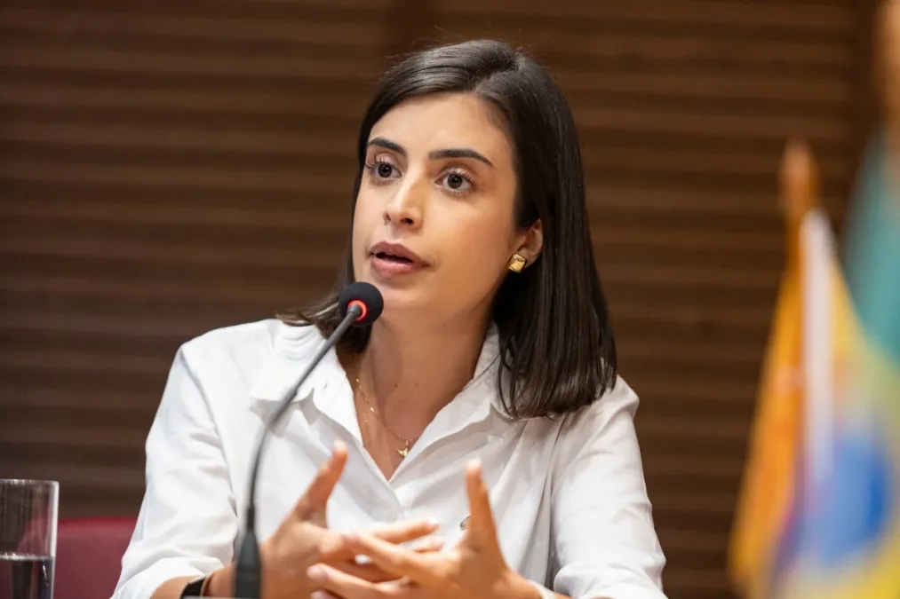 Campanha de Tabata suspeita de ato criminoso em princípio de incêndio em QG