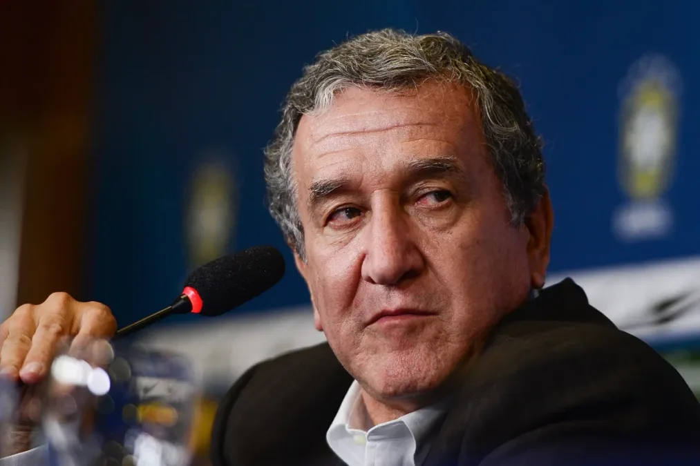 Carlos Alberto Parreira vai continuar tratamento em casa após alta médica