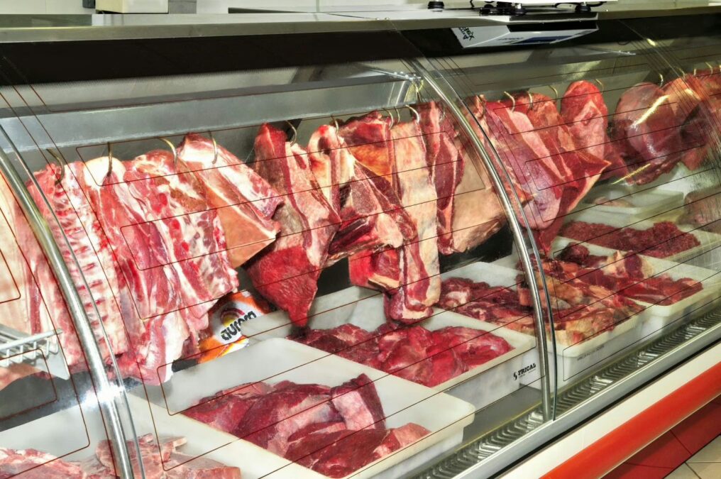 Homem é preso em flagrante após furtar carnes de supermercado em Cruzeiro do Sul