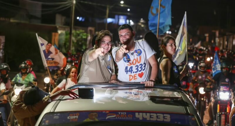 Tio Pablo e Fábio Rueda realizam carreata em Sena Madureira.