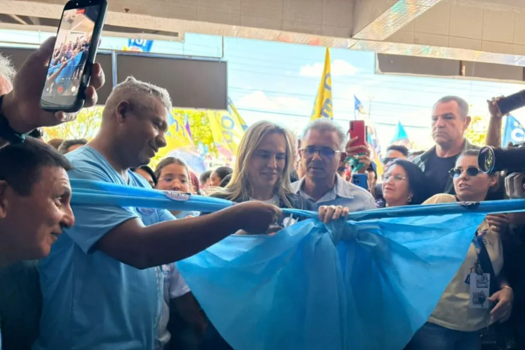 Celina inaugura comitê no Paranoá e promete revitalizar Setor Hoteleiro