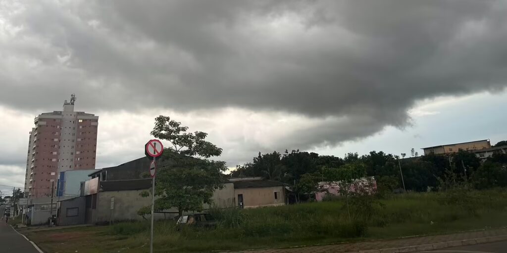 Previsão do tempo no Acre: onda polar provoca chuvas intensas e temporais nesta quarta-feira (23)
