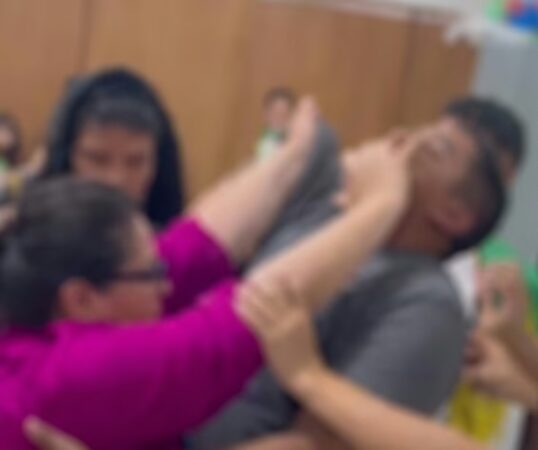Confusão em escola de Rio Branco termina com duas professoras agredidas.