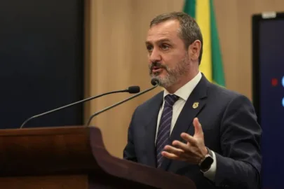 Decisão de Fachin mantém Andrei e Almada na PF até posterior análise