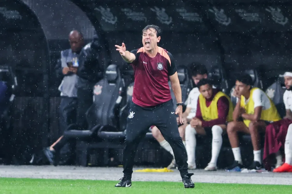 Diniz admite momento ruim no Corinthians: "Tristeza e revolta profunda"