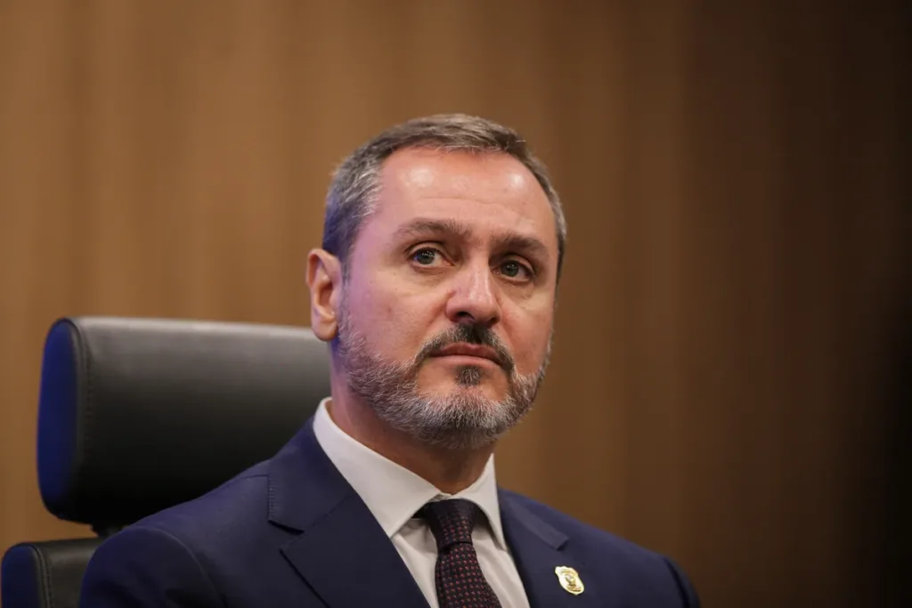 Diretores da PF colocam cargos à disposição após afastamento de Andrei
