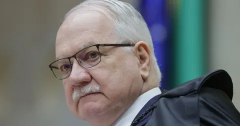 Edson Fachin assume relatoria de caso sobre Moraes e Vorcaro no STF