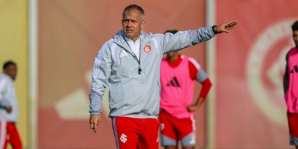 Internacional contrata técnico Eduardo Baptista até o fim da temporada