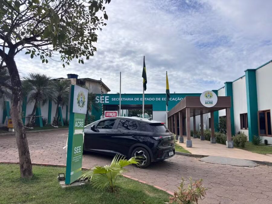 Operação investiga suspeita de desvio de mais de R$ 30 milhões da Educação do Acre