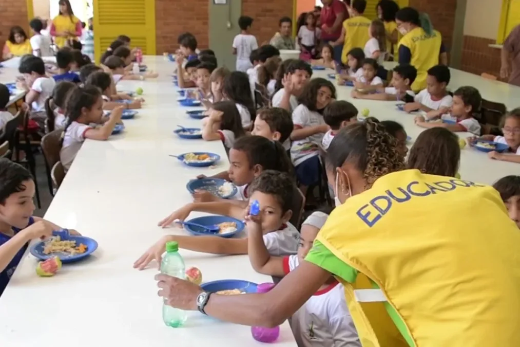 Educadores sociais do DF paralisam atividades por atraso em pagamentos
