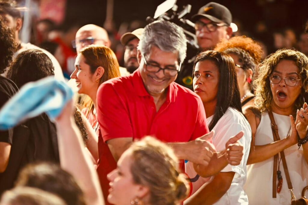TRE-AC aprova registro de candidatura de Edvaldo Magalhães durante sessão plenária.