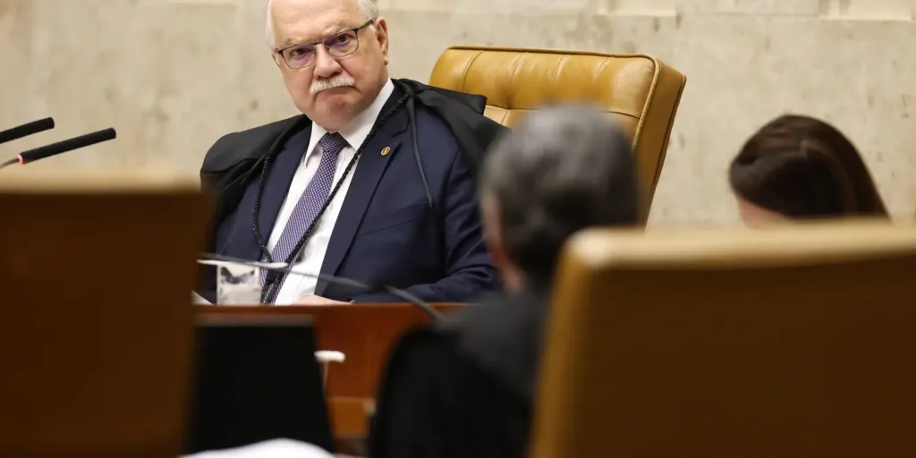 Em meio a crise, Fachin cancela sessão plenária desta quarta-feira