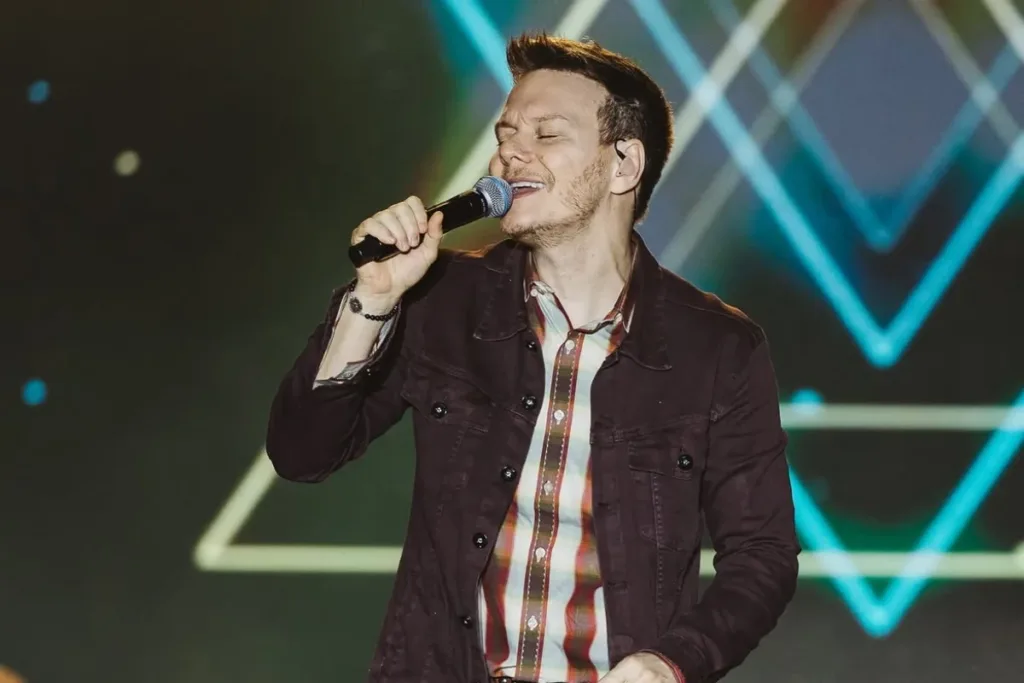 "Esforço enorme", diz Michel Teló após show com pouco público viralizar
