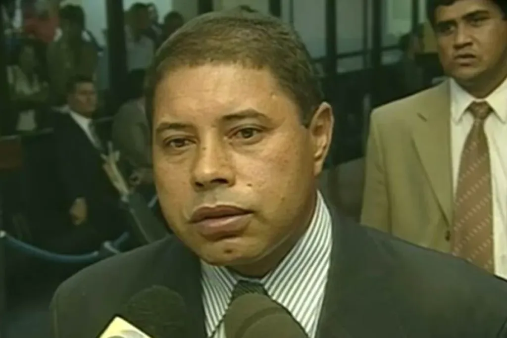 Ex-deputado Carlos Xavier, acusado de mandar matar jovem, tem júri adiado