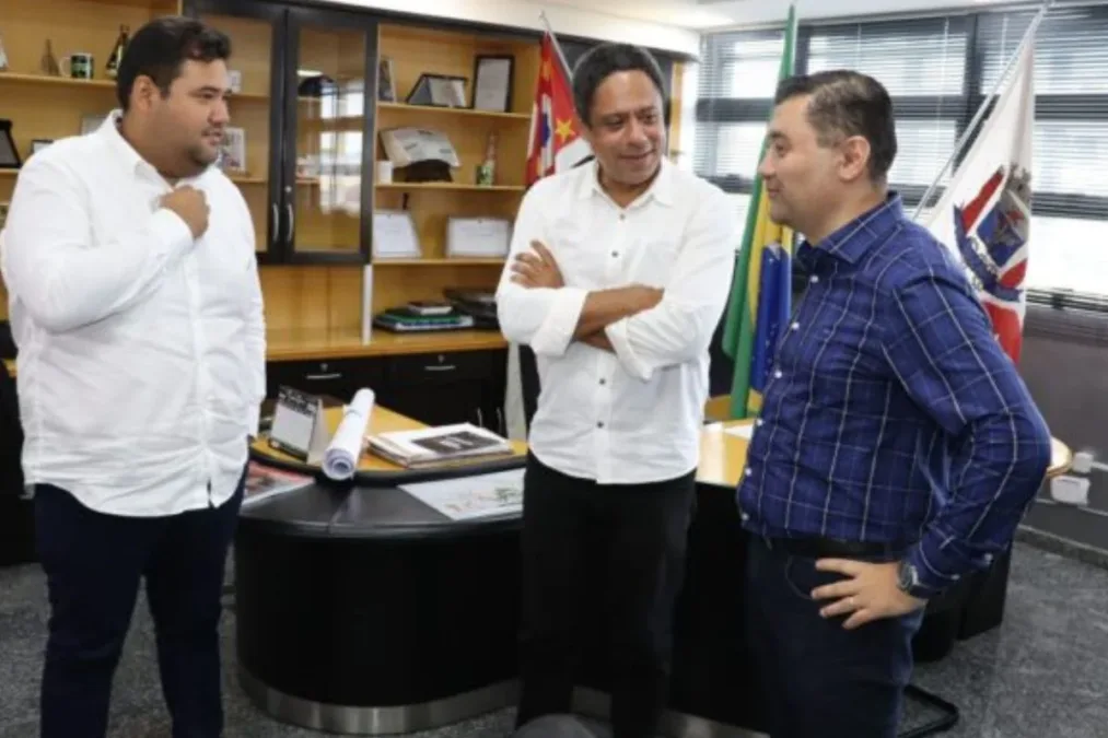Ex-ministro de Lula aparece em santinho com candidato do PL para a Alesp