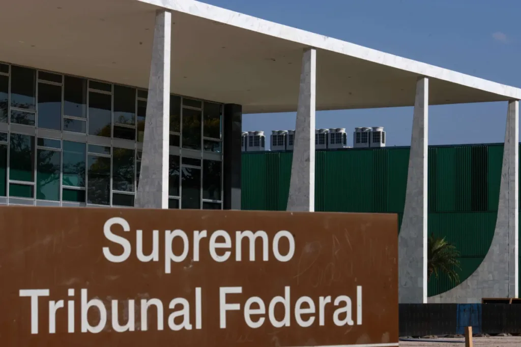 Ex-ministros do STF pedem a Fachin "apuração rigososa" sobre crise na Corte