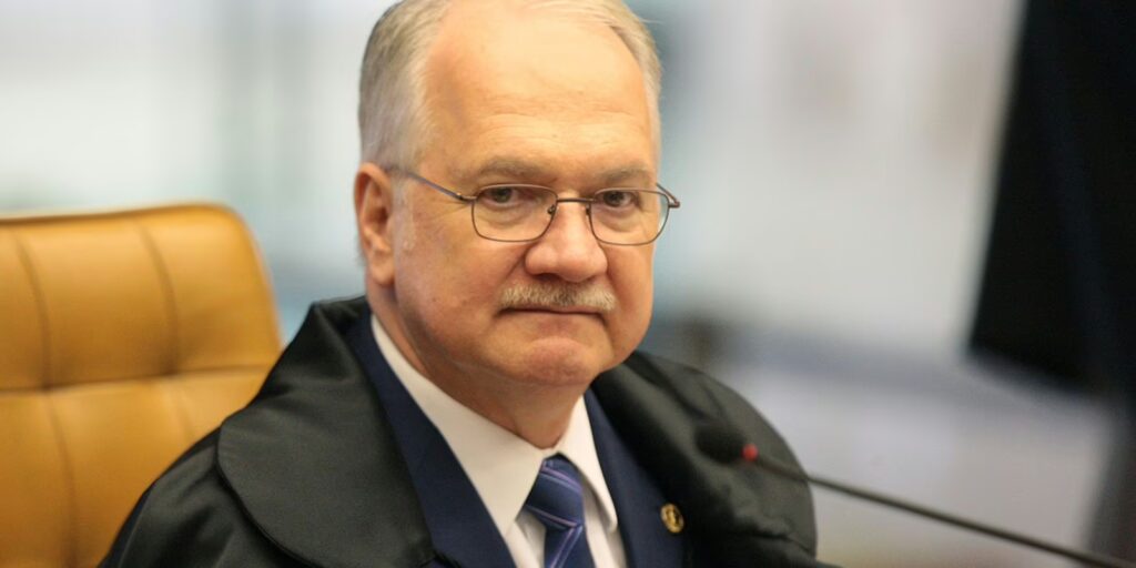 Fachin dá 24h para Mendonça levantar sigilo de todo caso Master