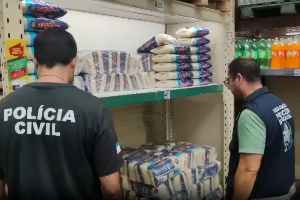 Fiscalização recolhe 9 toneladas de comida após encontrar fezes em mercado