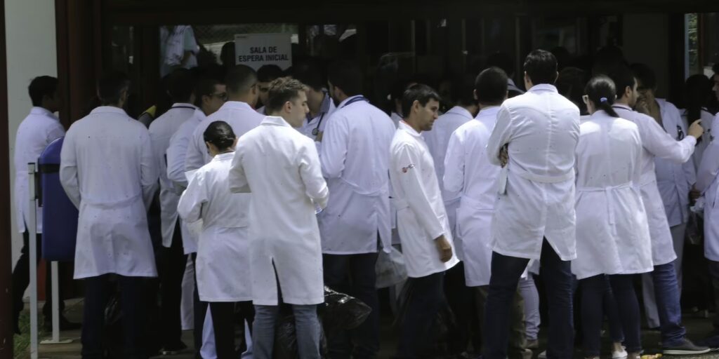 Prazo para recursos do Enamed 2026 e Revalida 2026/2 vai até quinta