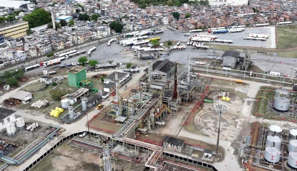 PF vê articulação pela licença da Refit e mensagem chama atenção: “Ganhamos no voto”