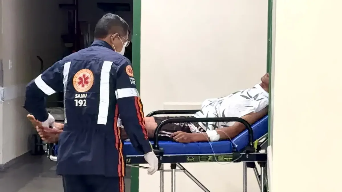 Após esfaquear padrasto, homem volta a invadir casa e ataca dois irmãos a facadas no Calafate