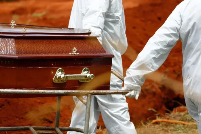 Hospital e funerária pagarão R$ 45 mil por troca de corpo em sepultamento