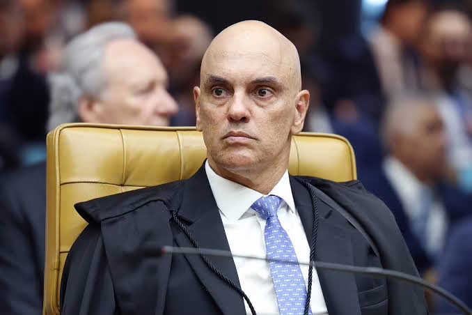 Moraes questiona condução de Fachin em sessão do STF: “Vai votar o quê?”