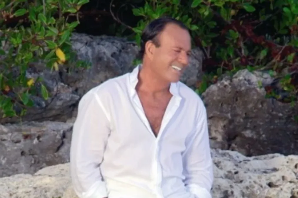 Julio Iglesias é alvo de novas denúncias de agressão sexual